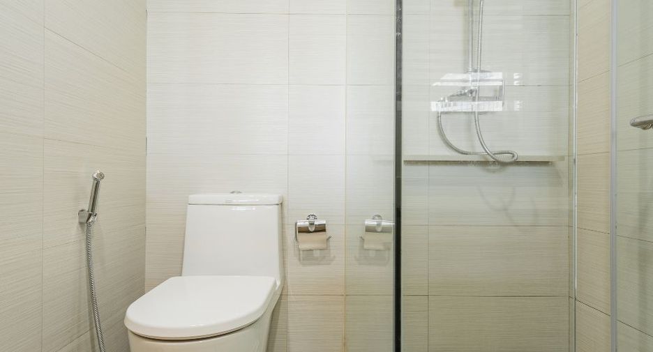 For sale 1 bed condo in Khlong Toei, Bangkok
