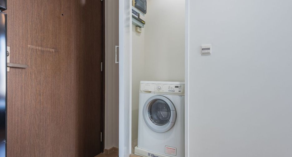 For sale 1 bed condo in Khlong Toei, Bangkok