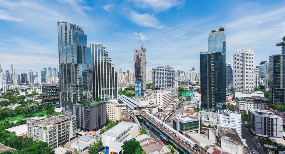 For sale 1 bed condo in Khlong Toei, Bangkok