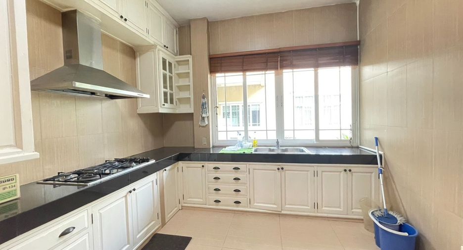 ขาย 4 ห้องนอน บ้านเดี่ยว ใน เมืองเชียงใหม่, เชียงใหม่