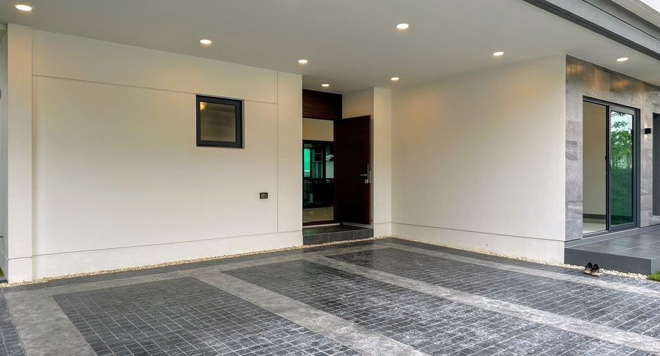 For sale 4 ベッドルーム house in Bang Phli, Samut Prakan