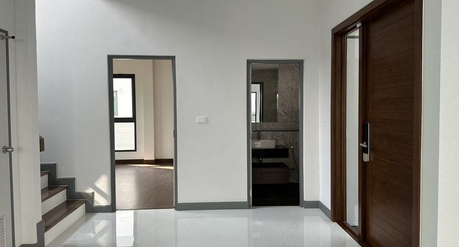 For sale 4 ベッドルーム house in Bang Phli, Samut Prakan