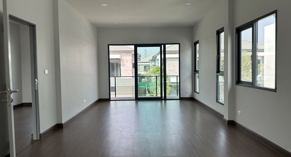 For sale 4 ベッドルーム house in Bang Phli, Samut Prakan