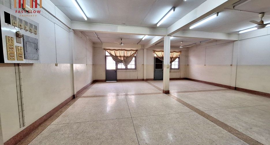 For rent 6 bedrooms retail Space in Chom Thong, Bangkok