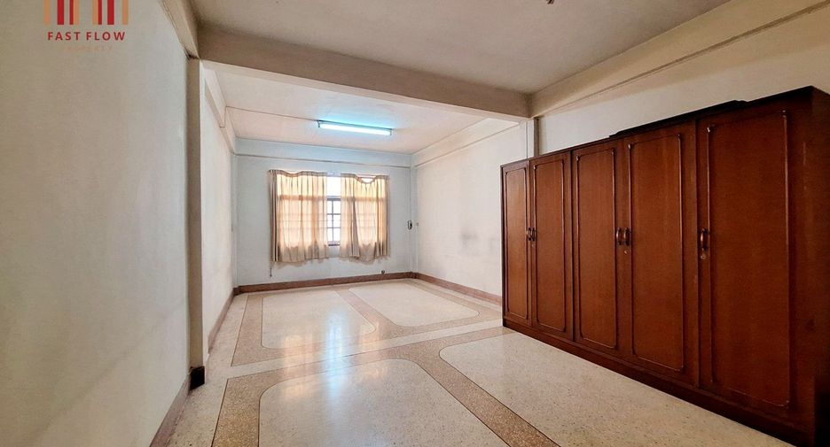 For rent 6 bedrooms retail Space in Chom Thong, Bangkok