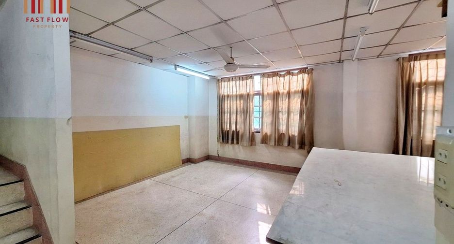For rent 6 bedrooms retail Space in Chom Thong, Bangkok