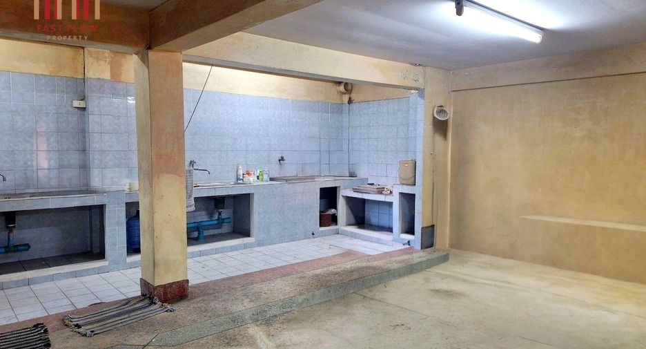 For rent 6 bedrooms retail Space in Chom Thong, Bangkok