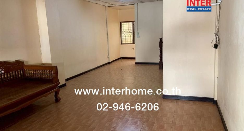 For sale 2 bedrooms townhouse in Huai Khwang, Bangkok