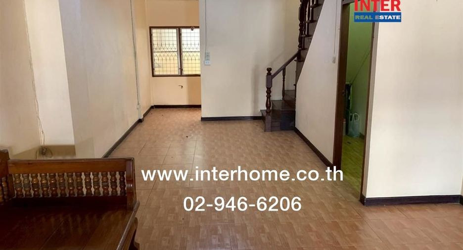 For sale 2 bedrooms townhouse in Huai Khwang, Bangkok