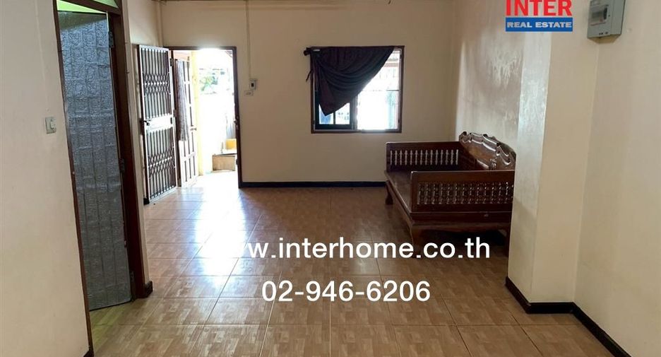 For sale 2 bedrooms townhouse in Huai Khwang, Bangkok