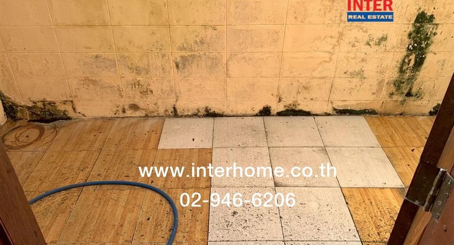 For sale 2 bedrooms townhouse in Huai Khwang, Bangkok