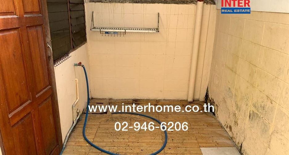 For sale 2 bedrooms townhouse in Huai Khwang, Bangkok