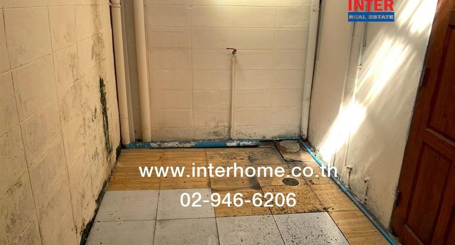 For sale 2 bedrooms townhouse in Huai Khwang, Bangkok