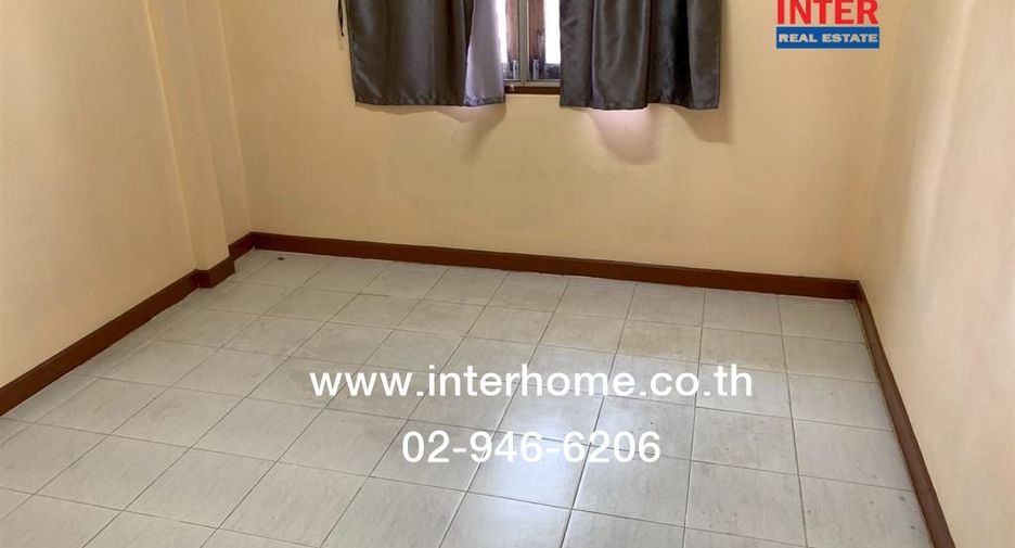 For sale 2 bedrooms townhouse in Huai Khwang, Bangkok