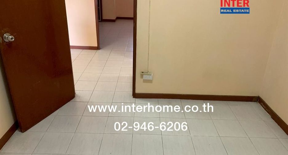 For sale 2 bedrooms townhouse in Huai Khwang, Bangkok