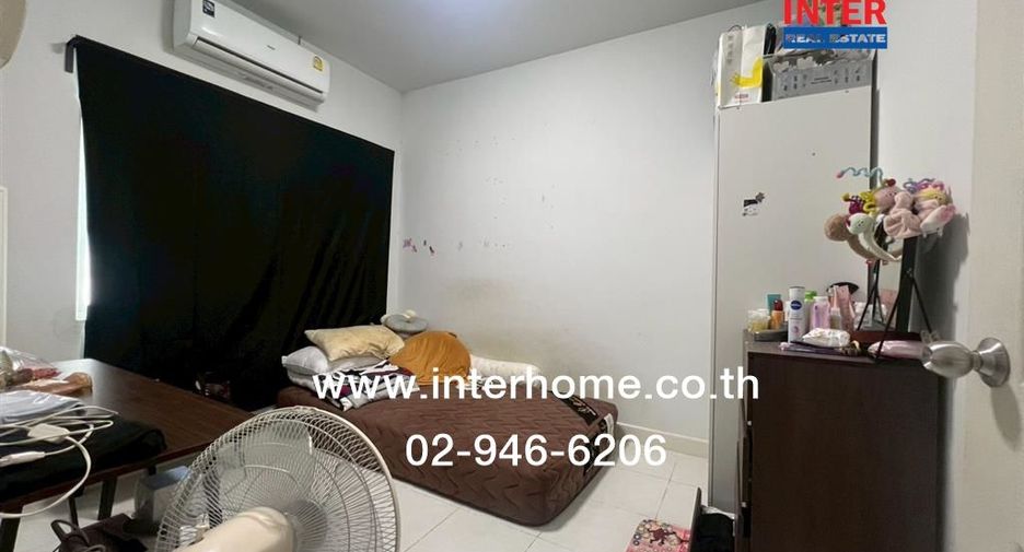 Casa adosada en venta de 3 habitaciones en Sai Noi, Nonthaburi