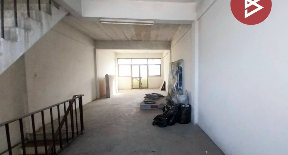 For sale 2 bedrooms retail Space in Lat Krabang, Bangkok