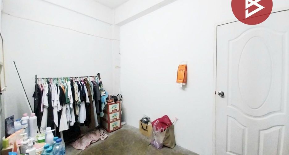 For sale 2 bedrooms retail Space in Lat Krabang, Bangkok