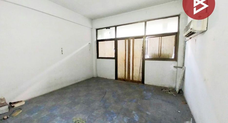 For sale 2 bedrooms retail Space in Lat Krabang, Bangkok