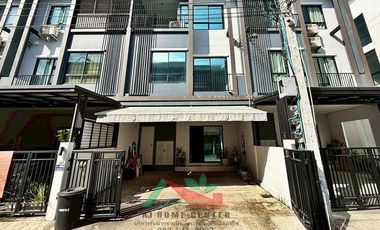 For sale 3 bedrooms townhouse in Khlong Sam Wa, Bangkok
