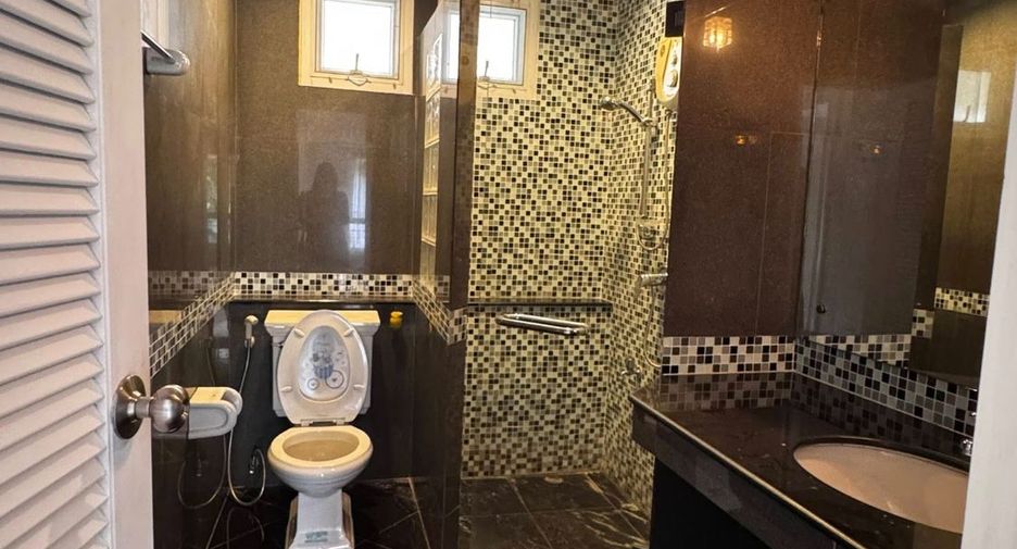 À vendre 4 chambres maison à Mueang Chiang Mai, Chiang Mai