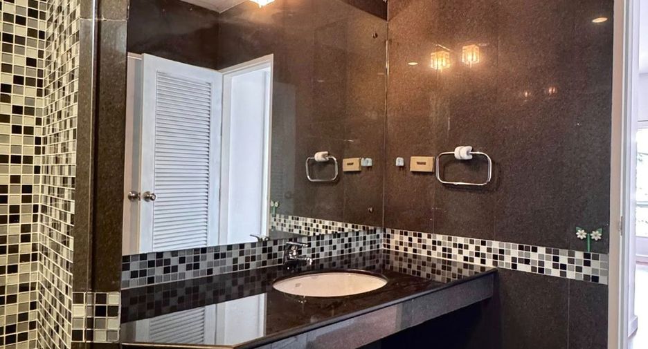 À vendre 4 chambres maison à Mueang Chiang Mai, Chiang Mai