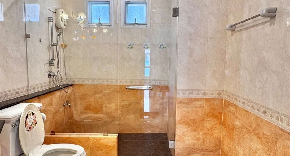 À vendre 4 chambres maison à Mueang Chiang Mai, Chiang Mai