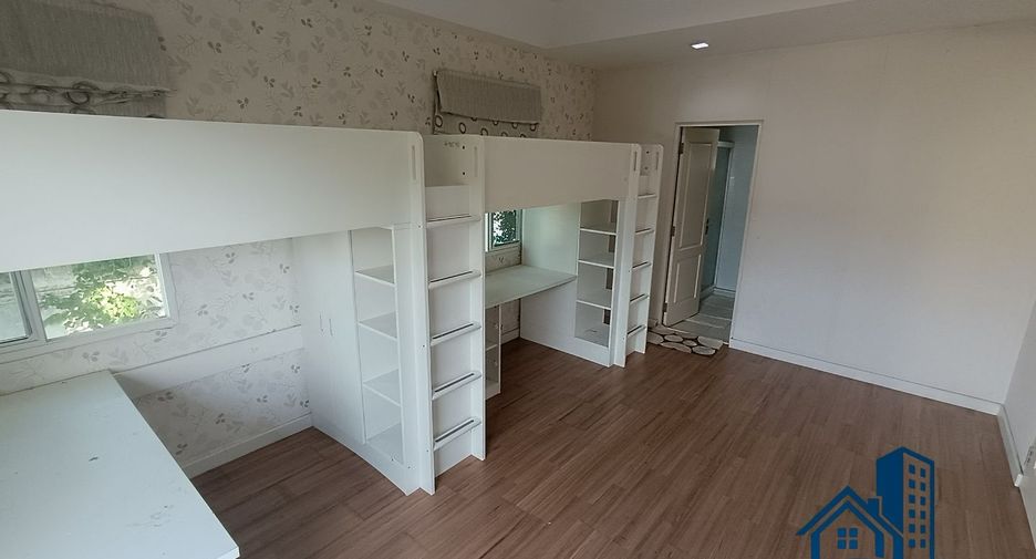 For sale 3 bedrooms house in Sai Mai, Bangkok