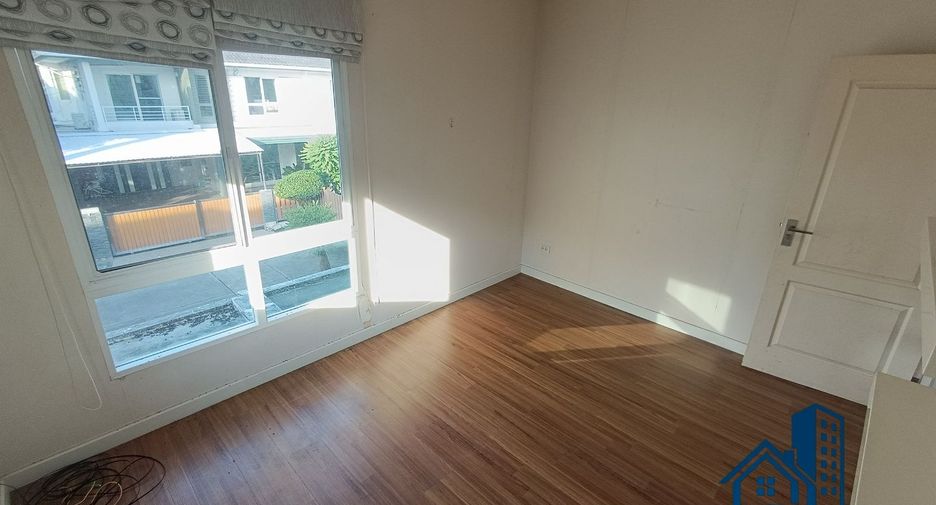 For sale 3 bedrooms house in Sai Mai, Bangkok