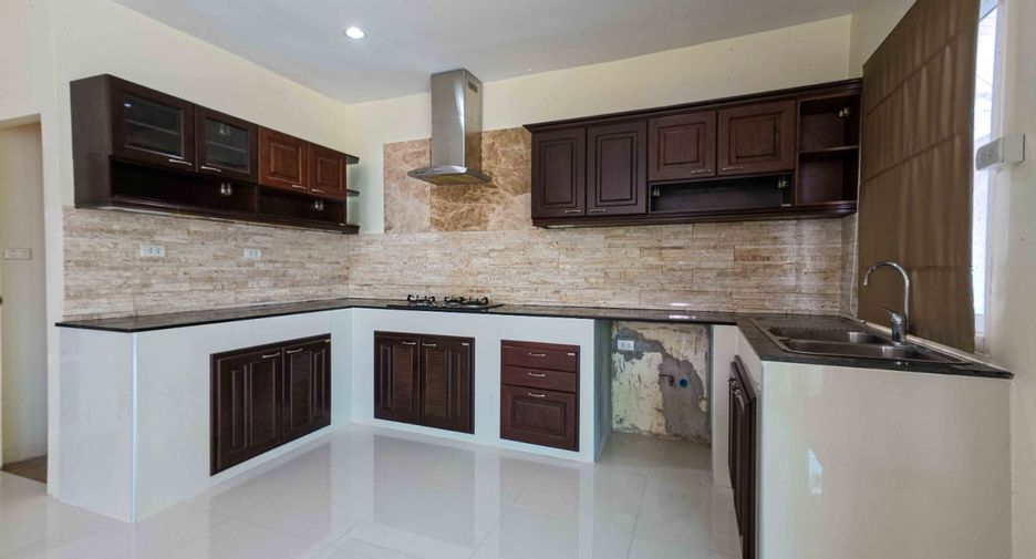 Casa en venta de 3 habitaciones en Sattahip, Chonburi