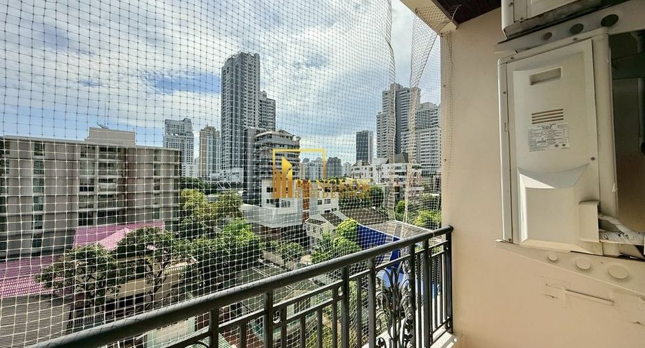 For rent 2 bedrooms condo in Watthana, Bangkok