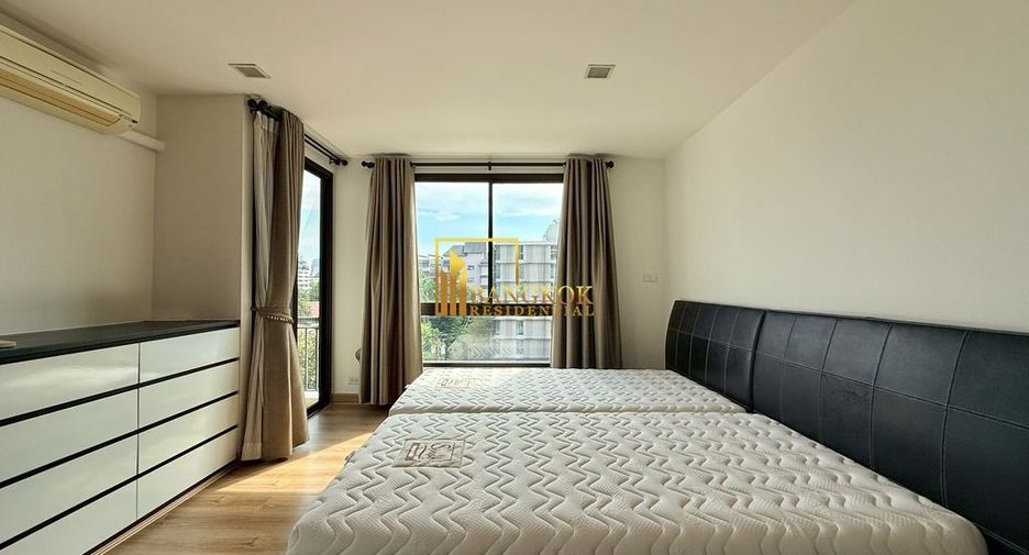 For rent 2 bedrooms condo in Watthana, Bangkok