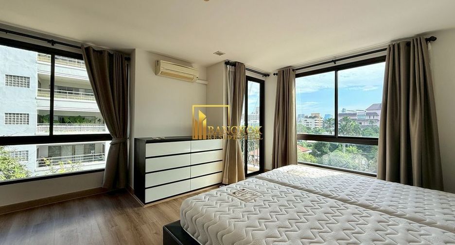 For rent 2 bedrooms condo in Watthana, Bangkok