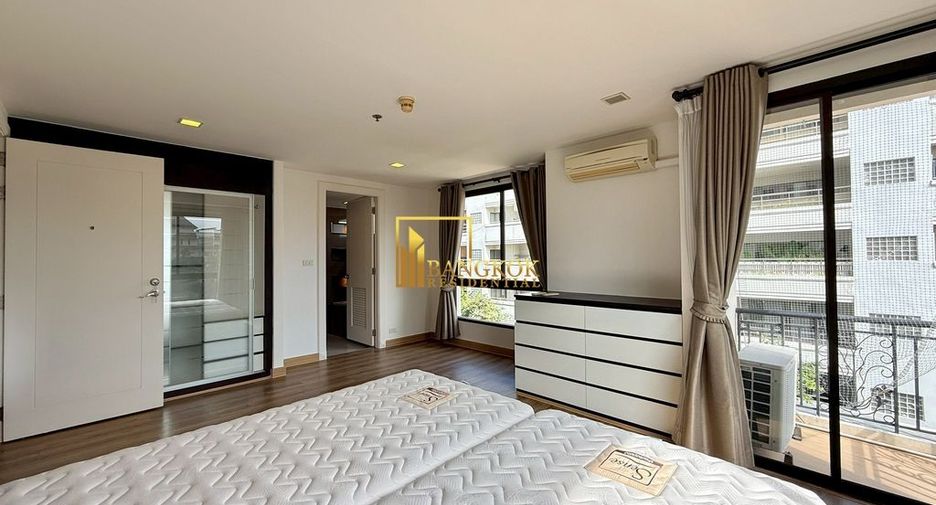 For rent 2 bedrooms condo in Watthana, Bangkok