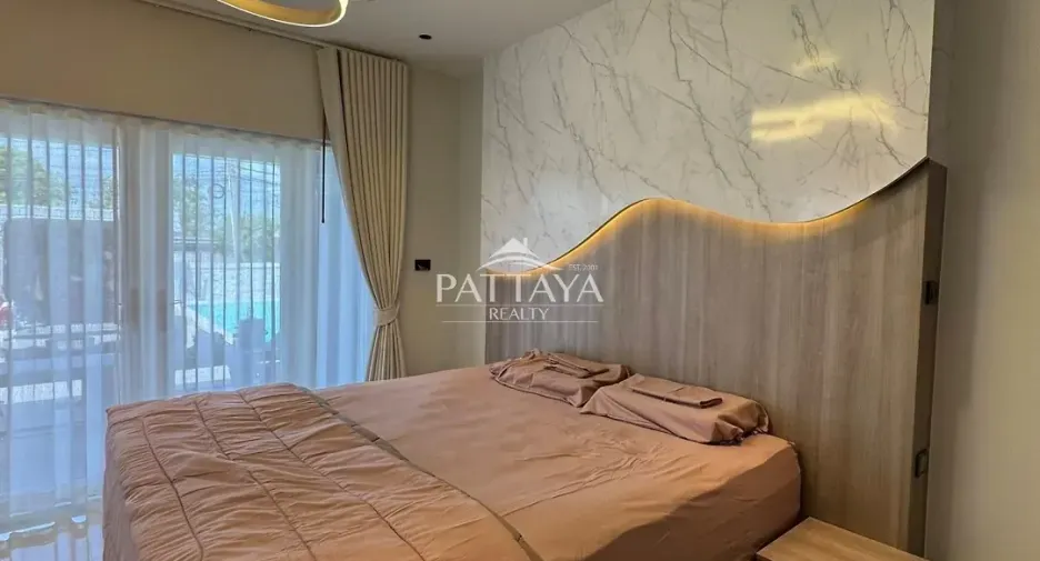 Villa zum Kauf mit 5 Zimmer in Bang Lamung, Chonburi