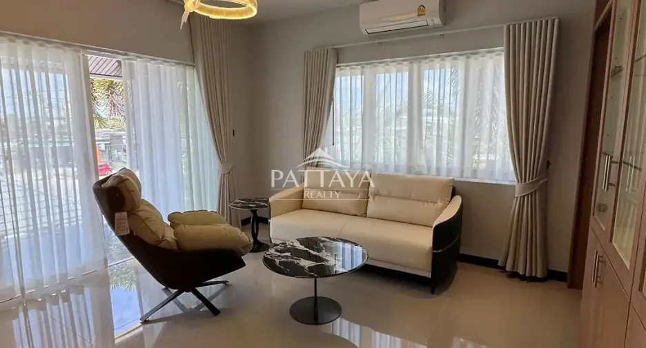 Villa zum Kauf mit 5 Zimmer in Bang Lamung, Chonburi