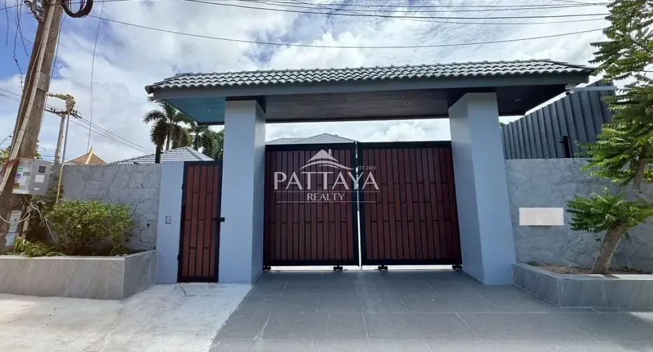 Villa zum Kauf mit 5 Zimmer in Bang Lamung, Chonburi