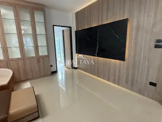 Villa zum Kauf mit 5 Zimmer in Bang Lamung, Chonburi
