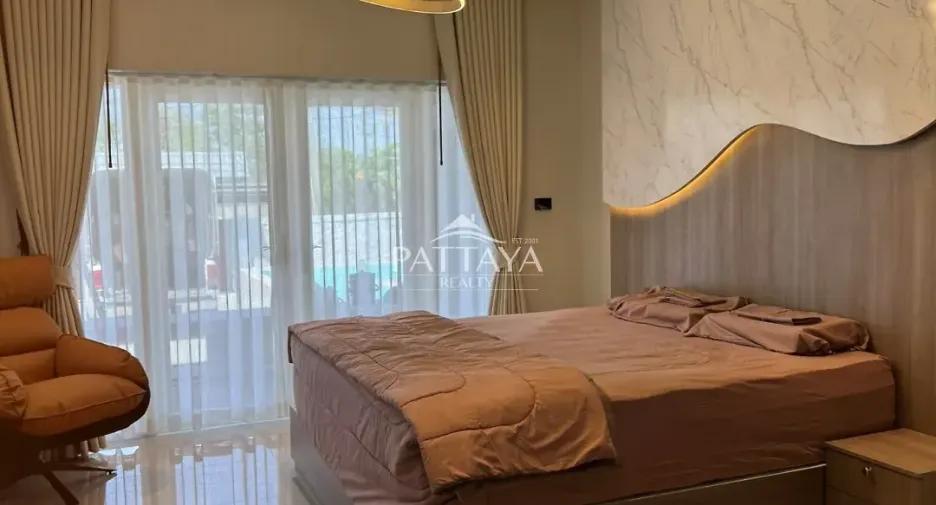 Villa zum Kauf mit 5 Zimmer in Bang Lamung, Chonburi