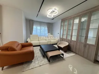 Villa zum Kauf mit 5 Zimmer in Bang Lamung, Chonburi
