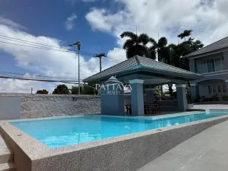Villa zum Kauf mit 5 Zimmer in Bang Lamung, Chonburi