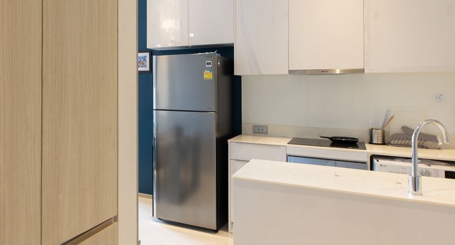 For rent 2 bedrooms condo in Bang Rak, Bangkok