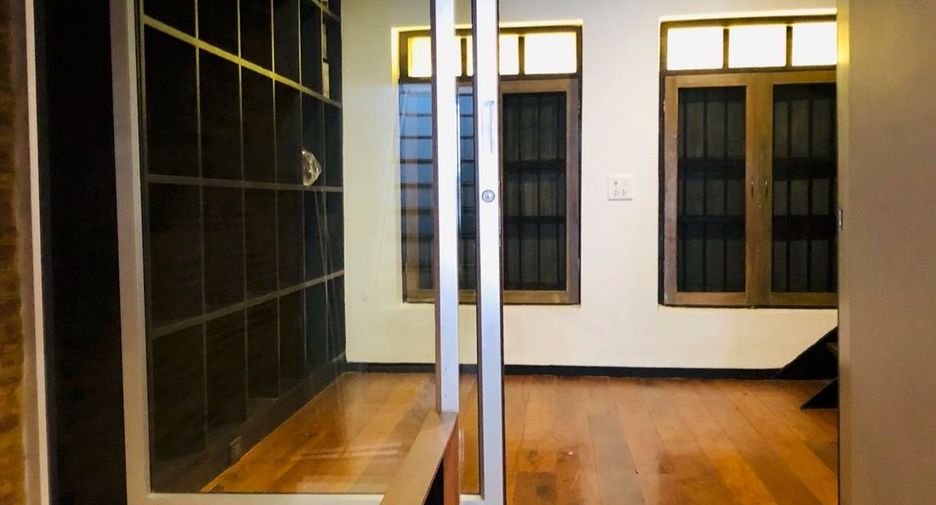 For rent 1 bed retail Space in Sathon, Bangkok