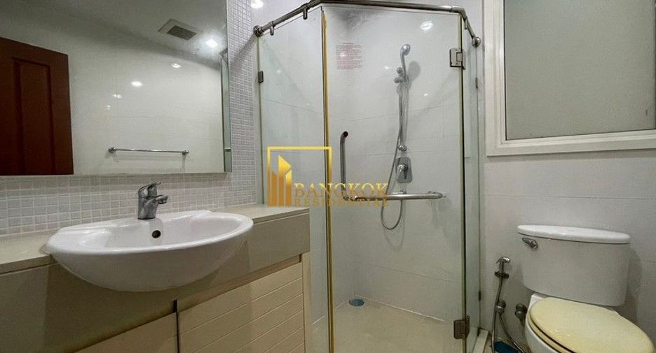 For rent そして for sale 2 ベッドルーム condo in Khlong Toei, Bangkok