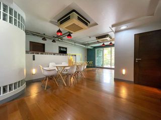 Wohnung zur Miete und zum Kauf mit 3 Zimmer in Watthana, Bangkok