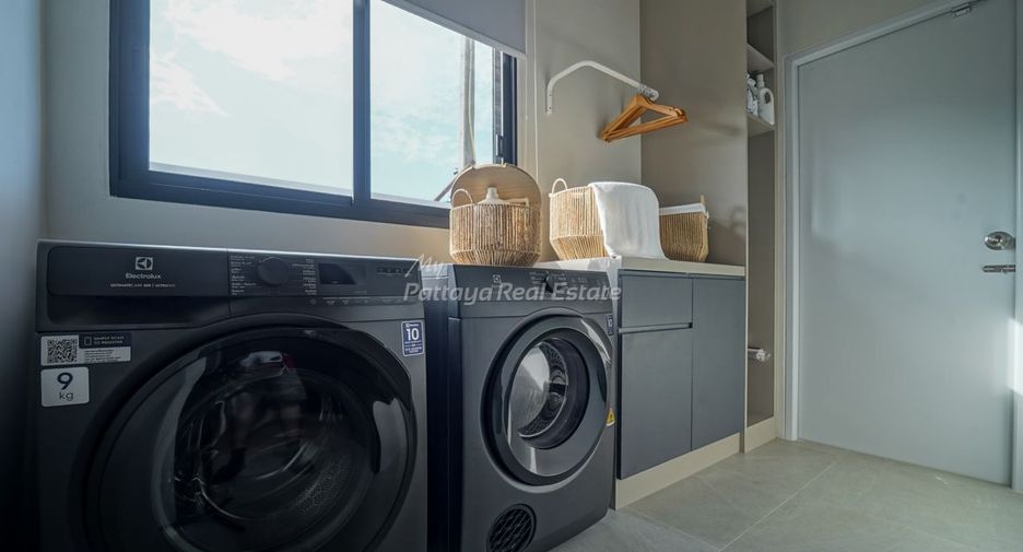 For sale 4 bedrooms villa in Bang Lamung, Chonburi