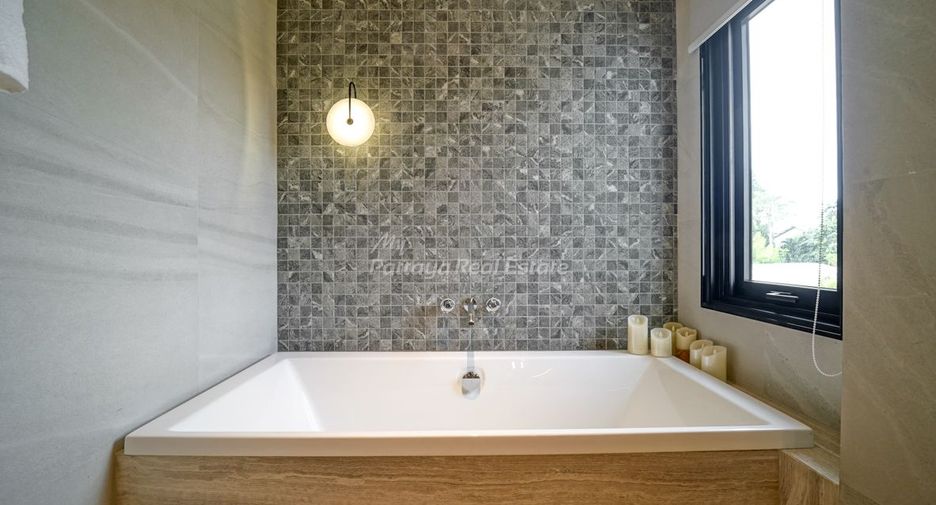 For sale 4 bedrooms villa in Bang Lamung, Chonburi