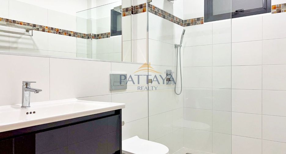For sale 3 bedrooms villa in Bang Lamung, Chonburi