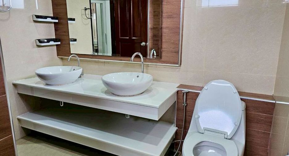 For rent 3 bedrooms house in Si Racha, Chonburi