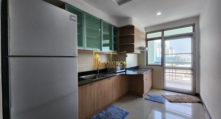 Condo en alquiler y en venta de 3 habitaciones en Watthana, Bangkok